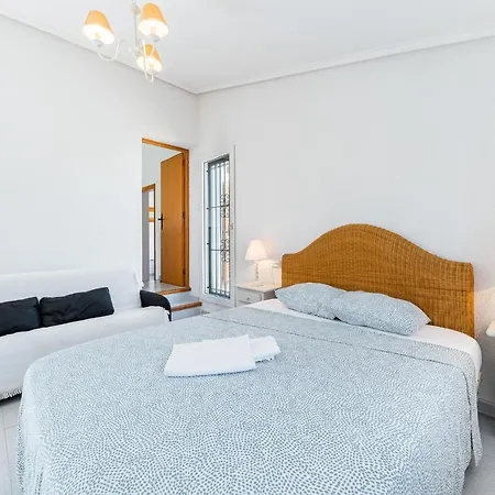 Mayor Zenia Apartment *